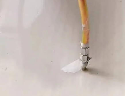 荔波瓷砖空鼓维修公司专业解答在瓷砖铺贴过程中，如果使用的砂料过粗（如全部使用了粗砂），可能会导致以下问题